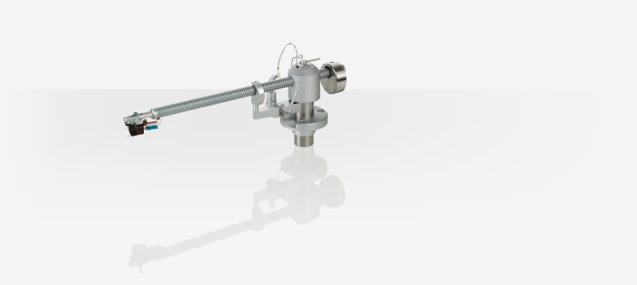 Clearaudio UNIFY Carbon A sapphire bearing and a hardened, precision polished steel tip are at the heart of a tonearm made of the best materials - and probably one of the best unipivot constructions in the high-end audio history. The base consists of a stainless steel pillar, the arm is made of carbon fibre and the bell is made of aluminium. This clever mix of materials guarantees resonancefreebehaviour resulting in seemingly gigantic sound spectra of vivid colours and rich detail. Effective weight reduction ensures that the friction in the single-point bearing approaches zero. The vertical and horizontal tracking angle are adjusted separately. The proven SIXSTREAM PLUS TONEARM CABLE used in the Unify provides an unbroken signal path. Any passionate audiophile cannot fail to be enchanted by the Unify.
