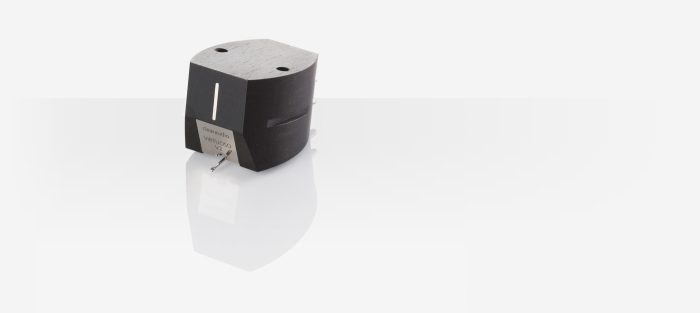 The Clearaudio V2 moving magnet cartridges are meticulously measured, analysed, and hand-selected into four performance levels. In this way Clearaudio achieves the best stereo channel matching, minimum phase error and distortion, flattest frequency response and highest dynamic range at each price point. The cartridges produce an audiophile sound of superlative quality – spatially detailed and vividly textured, with bass that does not wallow and treble that is not harsh. The models of the Clearaudio MM V2 series provide outstanding sound quality on all current tonearms. With the exception of the MM concept V2, which is made of aluminium, all the cartridges in this series are made with housings of hand-polished ebony – the key to record-breaking weight values.