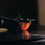 The 2M Bronze is designed to give the music a whole new dimension of precision. Listening to your records with the 2M Bronze is like hearing them for the first time, and you get to fall in love with the songs all over again. That is what hi-fi means to us, and that is what you get with the 2M Bronze.
