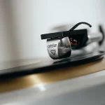 Ortofon MC Diamond. The best head Ortofon has ever made. With a 0.2mV output this moving coil head features a titanium body, optimized magnet system, diamond cantilever and new rubber suspension, MC Diamond offers a whole new level of experience for audiophiles.