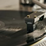 The Ortofon MC Quintet Black S is graced with a Nude Shibata diamond, considered one of the best stylus profiles available, mounted on a high-performance Sapphire cantilever. The Shibata’s slim, highly polished profile allows an exceedingly wide contact area to the walls of the groove and ensures detailed and pure reproduction throughout the spectrum, including even the most high frequency groove information.