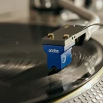 The Ortofon MC Quintet Blue is a very homogeneous cartridge. The Quintet Blue's sound image will tend to more smooth reproduction compared to Quintet Red and moderate dynamic strength compared to Quintet Bronze. It features a Nude Elliptical diamond mounted on an aluminium cantilever. The Quintet Blue will bring more space, depth and detail into the sound and is a very good choice for any kind of music, especially rhythmic.