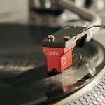 Enter the Exclusive world of Ortofon’s famous moving coil sound. The Ortofon MC Quintet Red is a perfect introduction to the world of Ortofon moving coils.It features an Elliptical diamond which is cut and polished to Ortofon’s standards. This entry-level MC cartridge has very high price-to-performance ratio and is a perfect all-rounder for the newcomers to the world of Moving Coil cartridges. MC Quintet Red is an all-purpose cartridge that delivers open, dynamic sound with a slight touch of warmth.