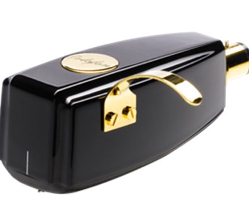 The Ortofon The SPU Synergy features a wood-based housing and has a revised generator system which allows for a maximum output of 0.5 mV, relaxing the requirement for high gain transformer or active preamplification systems.