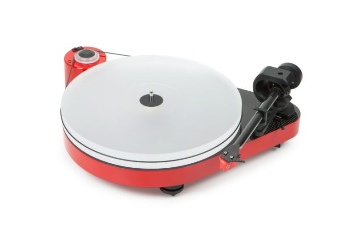 PRO-JECT RPM 5 Carbon me anestrammeno keramiko ball bearing, 9 intso braxiona carbon kai proegkatestimeni kefali Ortofon M2 silver