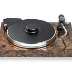 PRO-JECT X-TENSION 10 Evo, represents a perfect symbiosis of the principle of mass drive and subchassis and comes with the 10” cc EVO, Carbon tonearm