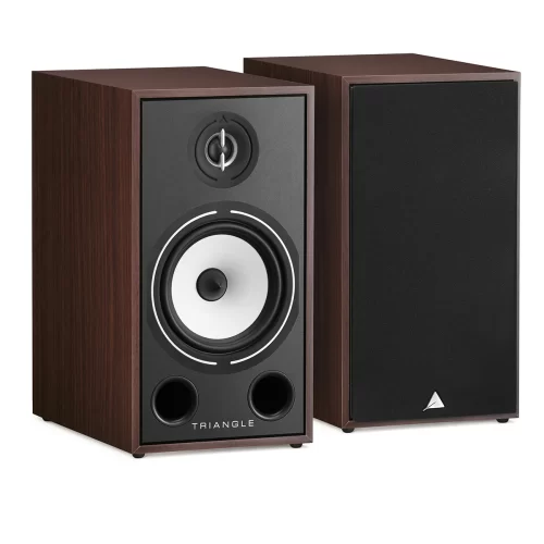 Triangle Borea BR03 A bookshelf speaker to be placed on a dedicated stand (S02 or S05), the Borea BR03 is equipped with a 25mm EFS silk dome tweeter and a 16cm midwoofer driver. The untreated cellulose paper membrane, developed for the Esprit Ez series, confers a natural sound with no coloration. The vocal range keeps all its intensity and the low frequencies their usual dynamism without ever generating listening fatigue. This size is especially recommended for dedicated listeners looking for the performance of a floor standing in a compact design. From the very first notes, the BR03 impresses with its energy, delivery of deep notes and power handling. This speaker will fit perfectly in rooms ranging from 15 to 35m2.