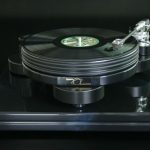 Nottingham Analogue Ace Spacedeck The 37mm platter is mounted onto its own chassis and runs on their bearing. The motor/pulley assembly is mounted in its own housing which sits separately from the turntable chassis, the only connection is the drive belt. This helps to avoid audio resonances being transferred through the chassis of the turntable. The Nottingham Analogue Ace Spacedeck looks exactly like the Spacedeck but has a few hidden extra features. The bronze bearing has the carbide/bushed type internal workings, the motor housing and arm base are manufactured from a heavy dense steel. All these features add greater stability to the turntable. Upgrade and colour options are the same as for the Spacedeck.