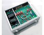VINCENT SA T8 HYBRID Hybrid preamplifier with 4 x 12AX7, 3 x 12AU7 tubes and dual transformers. Remote controlled. Balanced inputs-outputs.