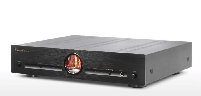Vincent DAC-700 Digital/Analogue-converter for the highest demands. Totally six different inputs are available, working with a sampling rate up to 32 bit abd supports DSD files. The analogue part is working fully balanced and has a tube output stage.