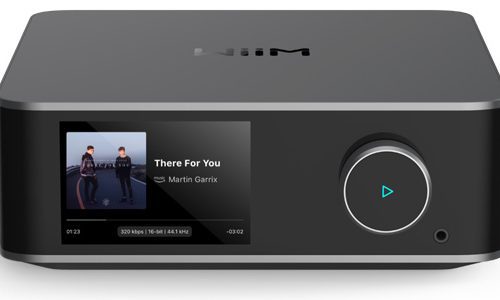 WiiM Ultra Streamer-Hub The WiiM Ultra sets a new benchmark in the world of audio streamers, thanks to a design conceived to deliver an unrivalled audio experience. It lets you enjoy your music library and favorite streaming services in a perfectly intuitive way, thanks in particular to a 3.5" color touchscreen and physical navigation button. With its extensive connectivity including WiFi and Bluetooth, you can access your music quickly and easily, whether it's stored on a NAS, computer, smartphone or via a streaming service. What's more, the WiiM Ultra boasts a rich selection of audio inputs and outputs to integrate easily into the vast majority of audio setups.