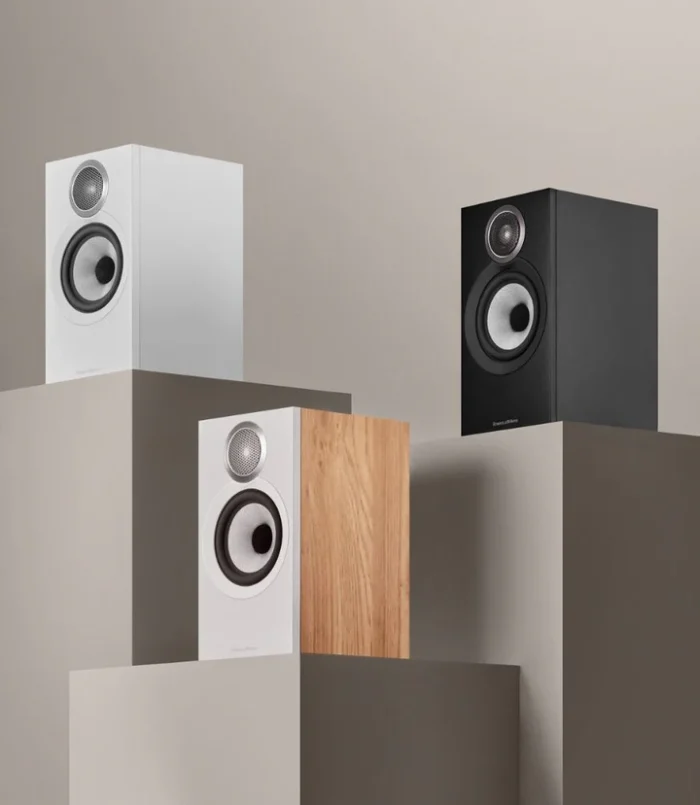 Bowers Wilkins 607 S3 Offering power and scale that belies its compact form, the 607 S3 bookshelf speaker combines our new Titanium Dome™ tweeter with the accuracy and transparency of our acclaimed Continuum™ bass/midrange cone. *Stand(s) not included.