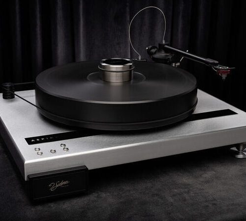 J.Sikora Turntables Aspire The ASPIRE turntable is the new entry point into the J.Sikora turntable line. Its construction retains the J.Sikora’s design philosophies and the trickle down of key technologies from the upper-end tables. The ASPIRE is characterized by exceptional speed stability, isolation from external resonances, and the sound that has made J.Sikora turntables so beloved around the world. It is now time to Step Up to a J.Sikora with the Aspire turntable.