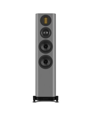 WHARFEDALE EVO 5.3Η σειρά EVO 5 σηματοδοτεί ένα τολμηρό βήμα προς τα εμπρός για τη Wharfedale, αξιοποιώντας όλα τα στοιχεία που καθιέρωσαν τη σειρά EVO4 ως σημείο αναφοράς στις εκθέσεις ήχου και ως μια πολυβραβευμένη οικογένεια ηχείων. Παράλληλα, συνδυάζει πολυτελείς σχεδιαστικές αναβαθμίσεις με τεχνολογική εξέλιξη, ενισχύοντας ακόμη περισσότερο την ελκυστικότητα μιας ηχητικής πρότασης που υπερβαίνει τα όρια της κατηγορίας τιμής της. Είτε πρόκειται για απαιτητικούς audiophiles που αναζητούν λεπτομερή και εκφραστική μουσική αναπαραγωγή, είτε για πιο casual ακροατές που επιθυμούν καθαρότητα και βάθος, τα ηχεία EVO 5 υπόσχονται μια καθηλωτική εμπειρία υψηλής πιστότητας, αντάξια πολύ ακριβότερων high-end ηχητικών συστημάτων. 