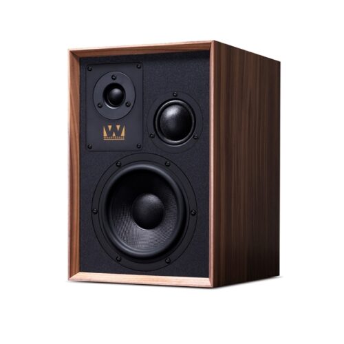 WHARFEDALE Super Denton Wharfedale’s new SUPER DENTON is part of Wharfedale’s Heritage series, based on classic designs from Wharfedale’s past but brought right up to date with modern drive unit, cabinet and crossover technology. The Heritage series commenced, in 2014, with the Denton 80 anniversary model, followed by the Denton 85 and the trend-setting Linton model – which reignited a passion for the traditional, large stand mount loudspeaker. More recently complemented by the high-end Dovedale model, which signaled the return of UK manufacturing, the Heritage series emphasises why no loudspeaker manufacturer can claim a richer heritage than Wharfedale. The SUPER DENTON Anniversary speakers are now available in 3 different finishes. Walnut, Mahogany, and now Black oak.