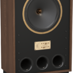 Tannoy ARDEN Heritage 2 Ο αυθεντικός σχεδιασμός καμπίνας και τα επιλεγμένα εξαρτήματα προσφέρουν γνήσια αναπαραγωγή του πρωτοποριακού ιστορικού μοντέλου. Ο οδηγός Dual Concentric, βασισμένος στη διάσημη τεχνολογία HPD του 1974, εξασφαλίζει κορυφαία συνοχή και απεικόνιση σημειακής πηγής (point-source imaging). Το εξελιγμένο κύκλωμα crossover με δύο ανεξάρτητα κανάλια συμπληρώνει ιδανικά τον οδηγό Dual Concentric, προσφέροντας έναν πραγματικά φυσικό και ομοιογενή ήχο. Ο μπροστινός πίνακας ελέγχου διαθέτει ρύθμιση ενέργειας δύο ζωνών (2-band energy control) με δυνατότητα ενίσχυσης και εξασθένησης, επιτρέποντας προσαρμογή στον χώρο και στις προσωπικές προτιμήσεις ακρόασης. Ο υψηλής απόδοσης οδηγός 15”, με δυνατότητα διαχείρισης ισχύος έως 600 Watt, αποδίδει εντυπωσιακή δυναμική και ρεαλισμό. Το ευρύ φάσμα συχνοτήτων και η εξαιρετική μεταβατική απόκριση (transient response) εξασφαλίζουν φυσική αναπαραγωγή με σχεδόν πλήρη απουσία χρωματισμού.