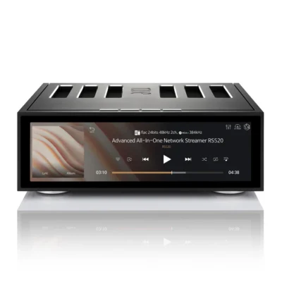 HiFi Rose RS520 Ολοκληρωμένος ενισχυτής υψηλής πιστότητας με ενσωματωμένο streamer δικτύου. Το RS520 ενσωματώνει τις κύριες λειτουργίες των υπαρχόντων streamer all-in-one με ένα ενισχυτή υψηλής ισχύος με 200 watt ανά κανάλι. Το πλαίσιο του RS520 είναι κατασκευασμένο από ένα συμπαγές, εξαιρετικά ανθεκτικό μπλοκ αλουμινίου. Αυτή η διαδικασία δημιουργεί ένα εξαιρετικά άκαμπτο πλαίσιο που μειώνει σημαντικά τους μικροκραδασμούς που δημιουργούν θόρυβο και μπορούν να υποβαθμίσουν την ποιότητα του ήχου.
