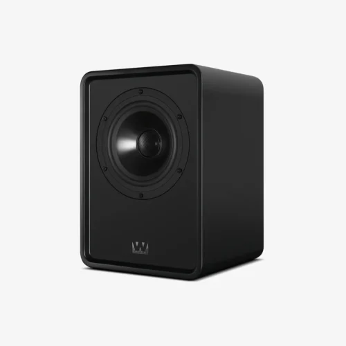 Wharfedale DENTON 1S Wharfedale DENTON 1S – Συμπαγές Ηχείο Hi-Fi Το DENTON 1S είναι μια φρέσκια, μοντέρνα εκδοχή ενός από τα πιο εμβληματικά ηχεία της Wharfedale, συνδυάζοντας τον παραδοσιακό χαρακτήρα της εταιρείας με την προηγμένη ακουστική μηχανική. Στον πυρήνα του βρίσκεται ένα νεοαναπτυγμένο ομοαξονικό σύστημα οδηγών, που συνδυάζει έναν κώνο μεσαίων/χαμηλών συχνοτήτων Kevlar 6,5” με ένα tweeter με μεταξωτό θόλο 1”, παρέχοντας ήχο από ένα μόνο σημείο για εξαιρετική καθαρότητα και συνοχή.