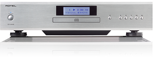 ROTEL CD14 MKII Το ROTEL CD14 MKII προσφέρει πιστή αναπαραγωγή CD με εντυπωσιακή διαύγεια, αποδίδοντας ακόμη και τις πιο ανεπαίσθητες λεπτομέρειες. Το DAC 32-bit της Texas Instruments υποστηρίζεται από ανεξάρτητα τροφοδοτικά που απομονώνουν τα κυκλώματα ελέγχου του μηχανισμού κίνησης από τα ευαίσθητα κυκλώματα ήχου, μειώνοντας τον θόρυβο και την παραμόρφωση. Αξιοποιήστε τη συλλογή των CD σας —συμπεριλαμβανομένων των αρχείων MP3— και αφήστε το CD14MKII να προσφέρει κορυφαία απόδοση.
