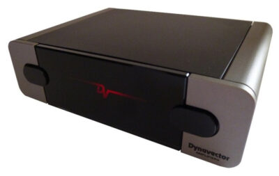 Dynavector P-75 MkIV Dynavector P-75 MkIV MM - MC Ο Dynavector P-75 MkIV ειναι προενισχυτης Phono MM/MC, με διαθέσιμες όλες τις απαραίτητες ρυθμίσεις. Το Dynavector P75 MkIV αποτελεί την πιο πρόσφατη εξέλιξη ενός θρυλικού phono stage, το οποίο έχει κερδίσει την εμπιστοσύνη των audiophiles σε όλο τον κόσμο. Με το κομψό και συμπαγές σασί του από βουρτσισμένο αλουμίνιο και την πρόσοψη από γυαλί, συνδυάζει την αισθητική αρτιότητα με κορυφαία ποιότητα κατασκευής.